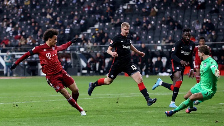 Leroy Sane non lascia che l'FC Bayern München perda di nuovo contro il Francoforte